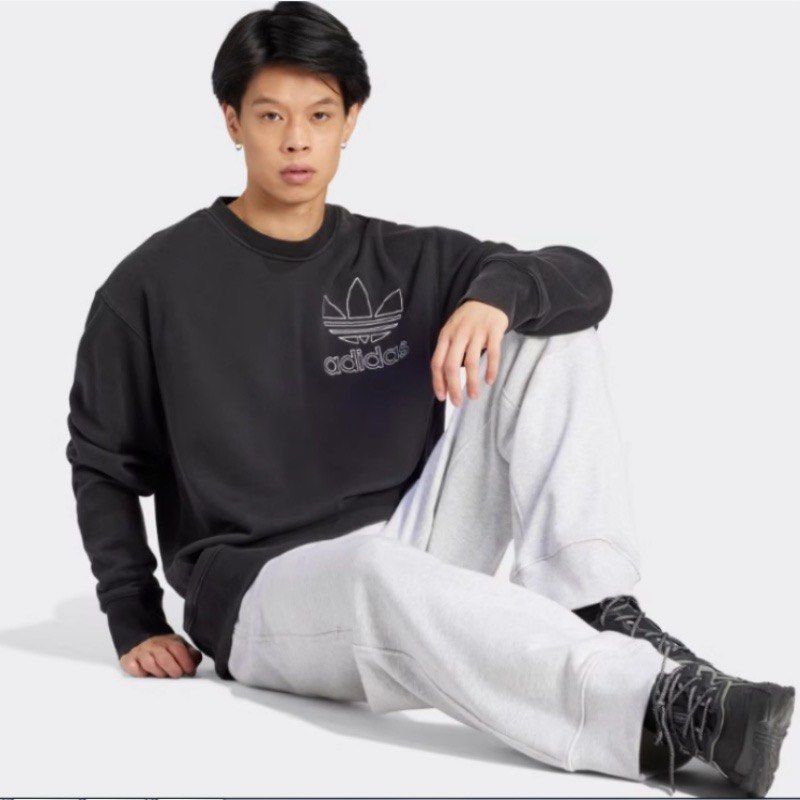 BRAND NEW IN STOCK Authentic Adidas Originals UNISEX Men s and Women s Long Sleeve Embroidered Logo Top Crew Neck Pullover Top