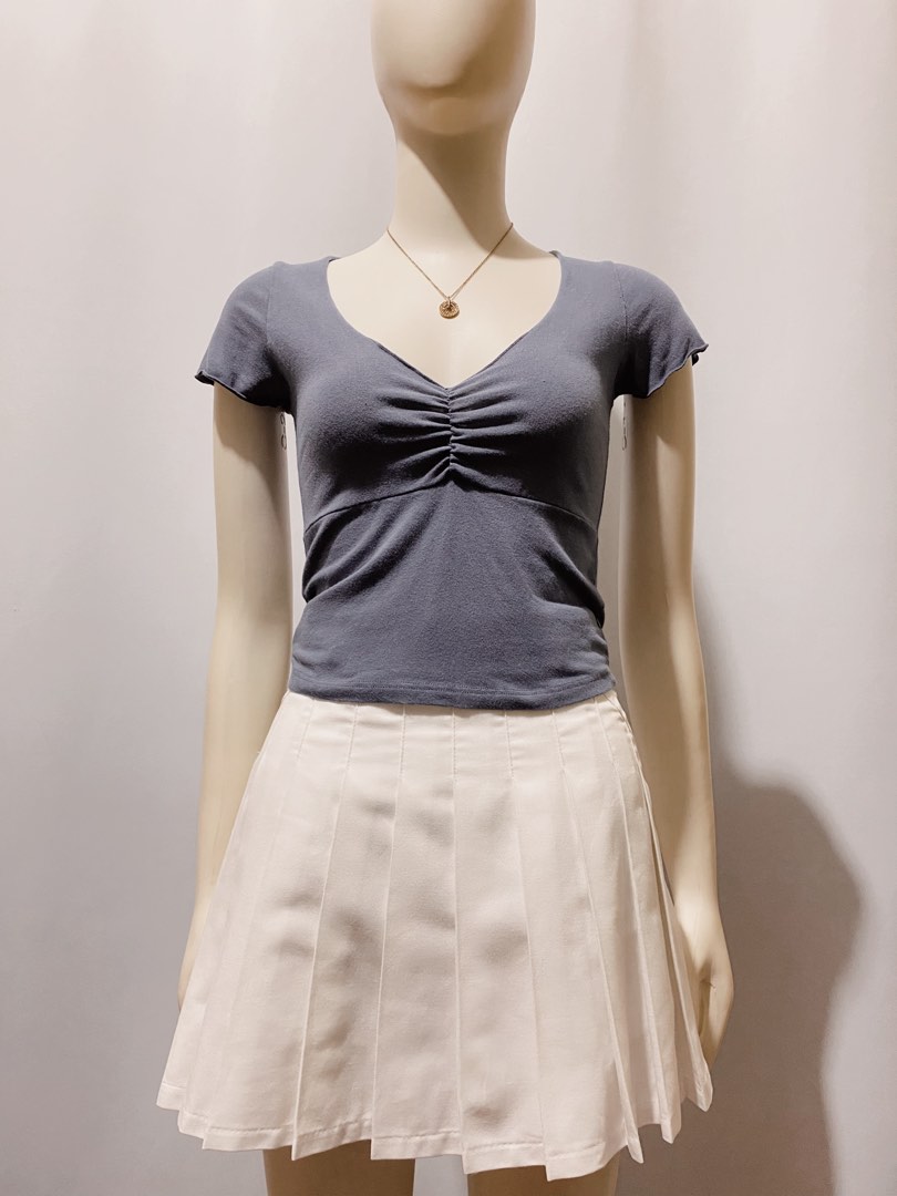 Brandy Melville Gina Top, Women's Fashion, Tops, Blouses on Carousell