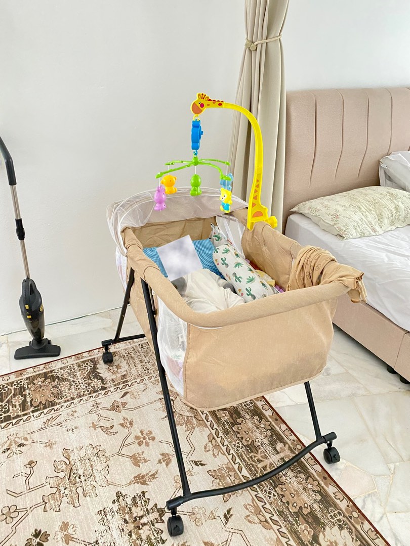 Automatic deals baby bassinet