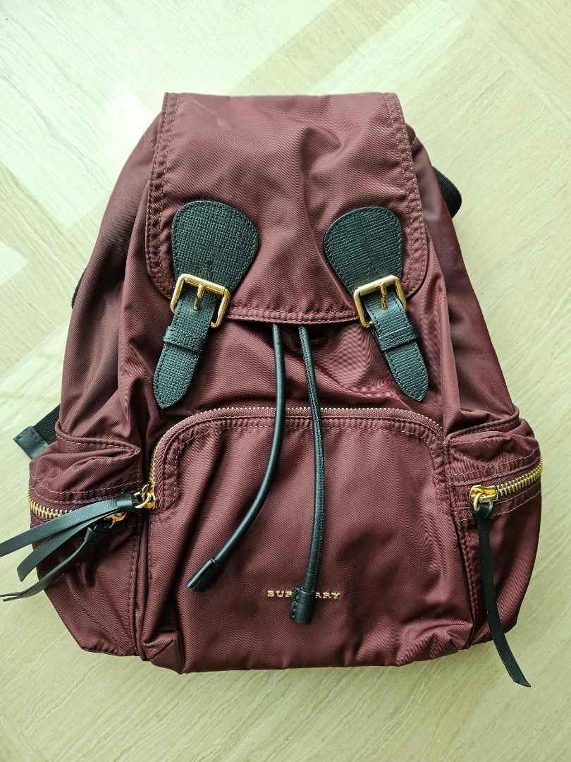 Burberry the medium rucksack in technical nylon and leather 2025