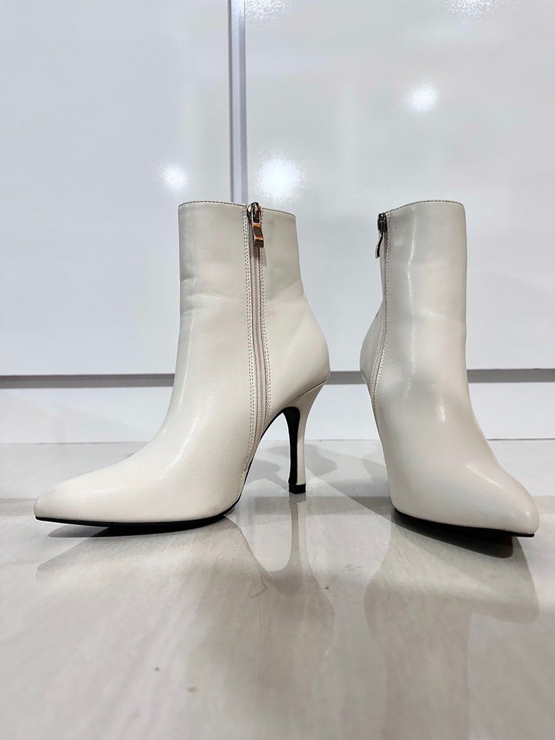 White on sale boots stiletto