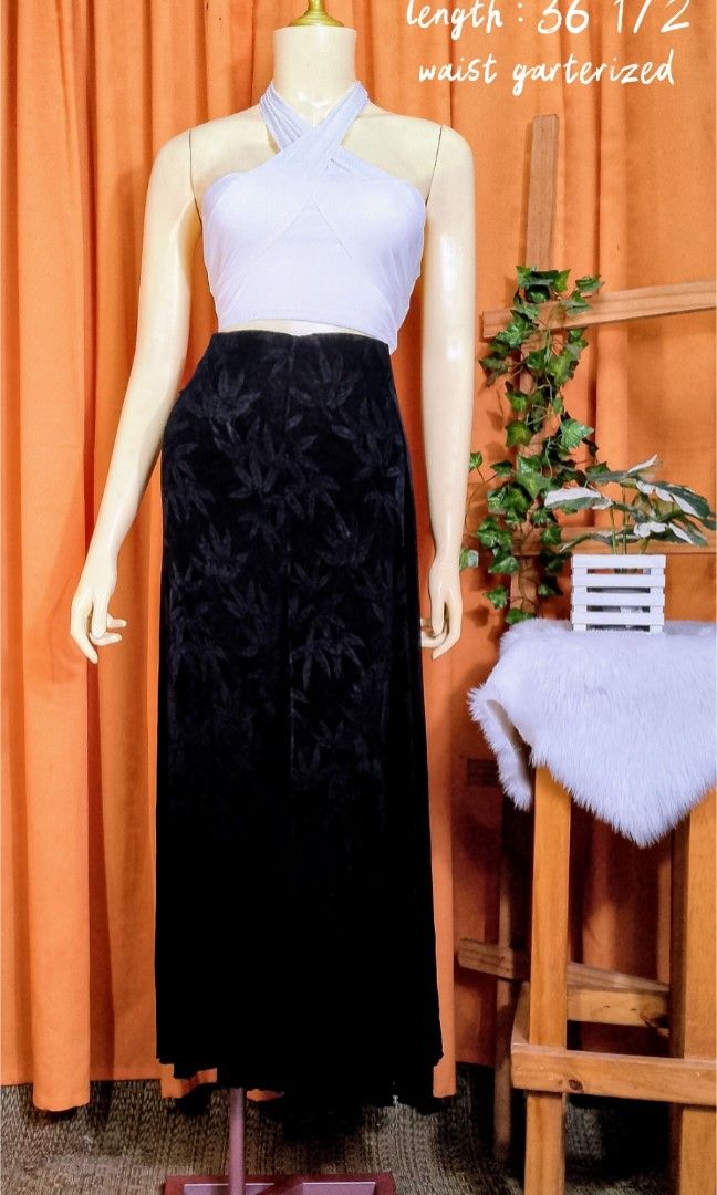Cotton Long skirt size 28 30 length 36 1 2 waist garterized
