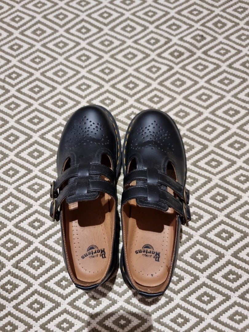Mary janes best sale doc martens
