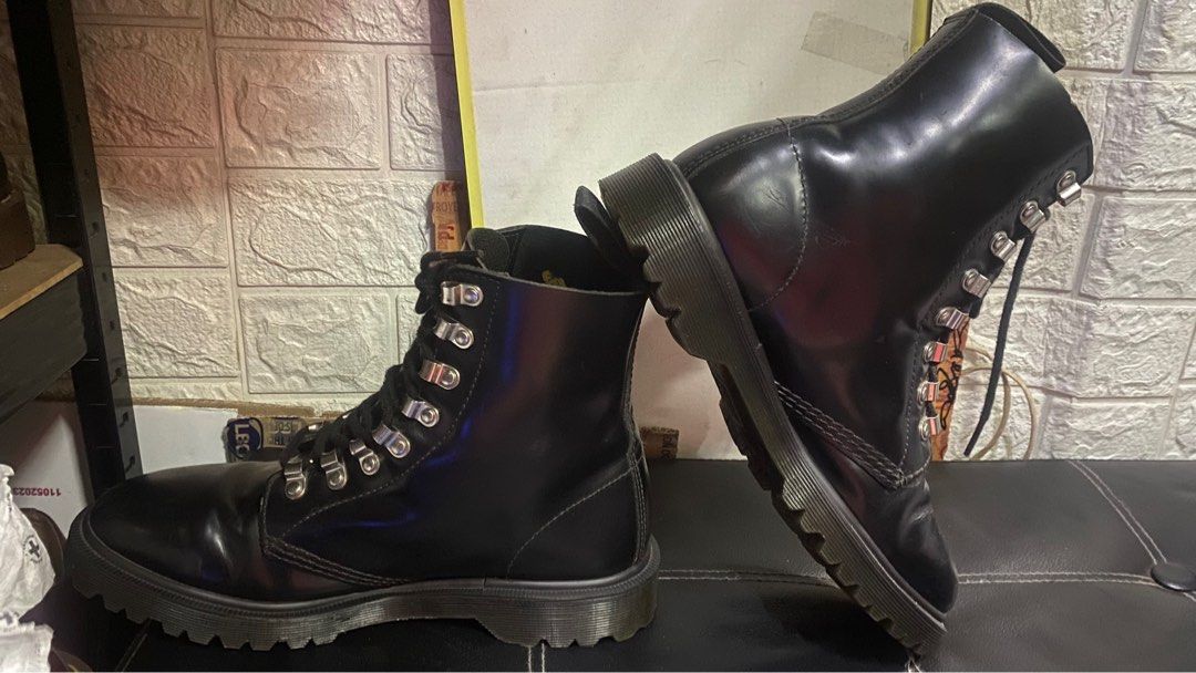 Dr Martens ASSANGE UK7