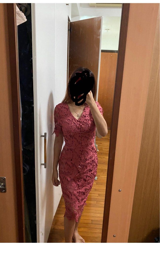 Fayth lace bodycon dress in coral red, Women's Fashion, Dresses & Sets,  Dresses on Carousell