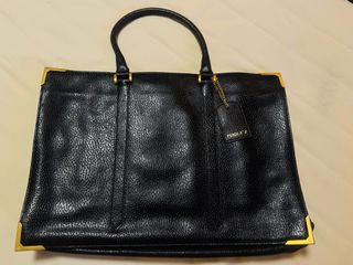 (Category: ) located in . Submitted by shopper_168 (Listing ID 1275737689, Image 1). Description: .