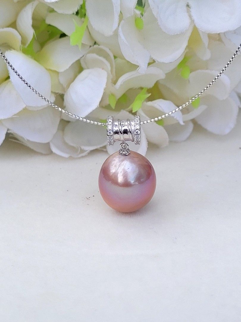 Giant pearl necklace online