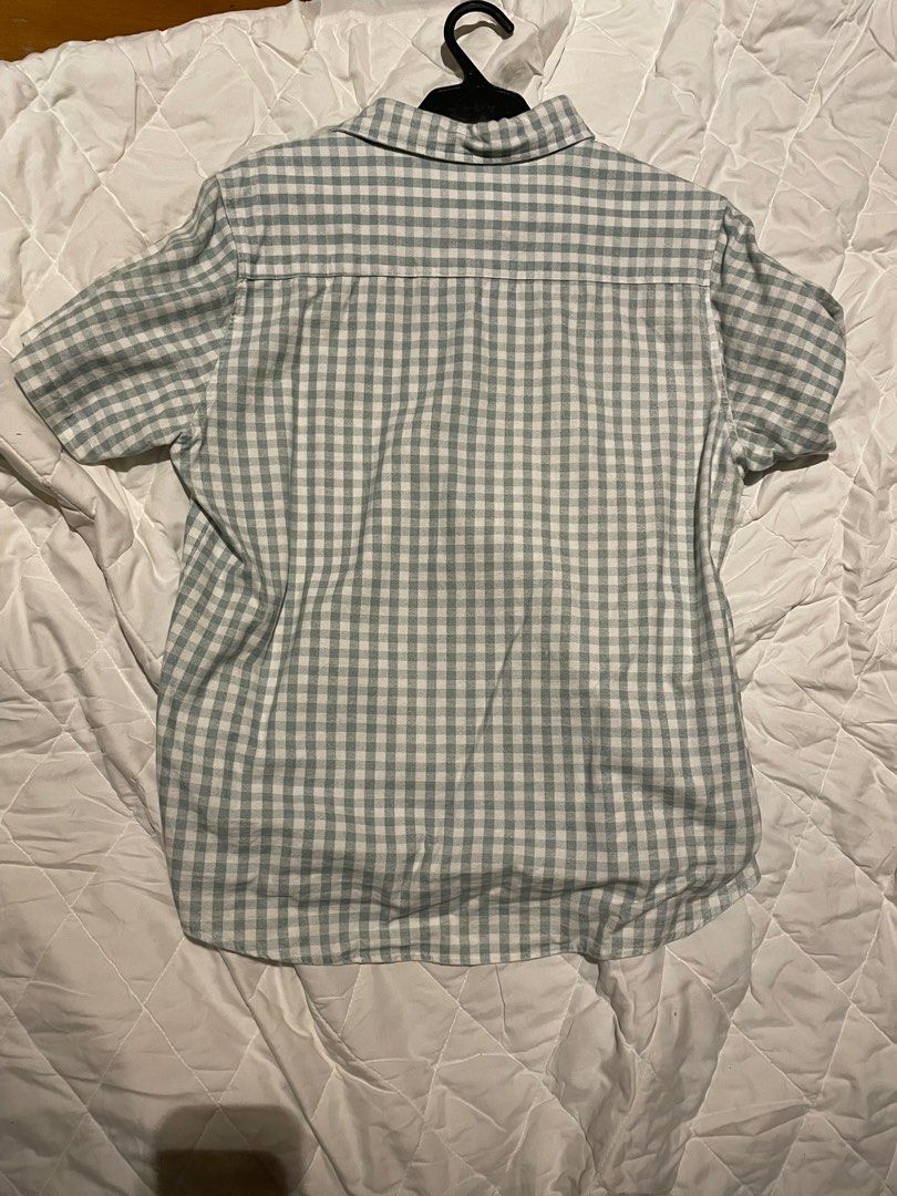 Green Plaid Button Down (Category: Tshirts & Polo Shirts ) located in Paranaque City. Submitted by wompwomp (Listing ID 1275752308, Image 2). Description: SM Youth Casual Button Down Short Sleeves Size: Medium Dimensions: 28x21 laid flat RFS: Not my style anymore.