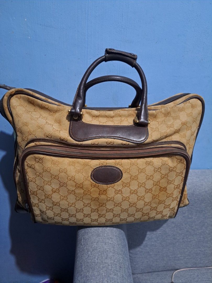 Gucci travel bag (Category: Luxury Bags & Wallets) located in Batangas. Submitted by venus232nd (Listing ID 1275675540, Image 1). Description: authentic vintage.