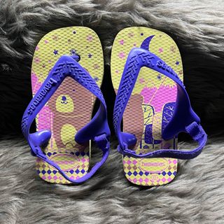 (Category: ) located in . Submitted by _declutteringmom (Listing ID 1275797092, Image 1). Description: .