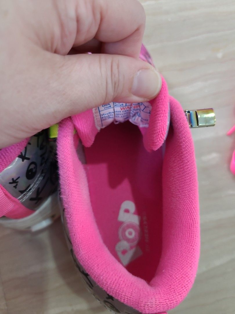 Heelys Pop shoes, Babies & Kids, Babies & Kids Fashion on Carousell