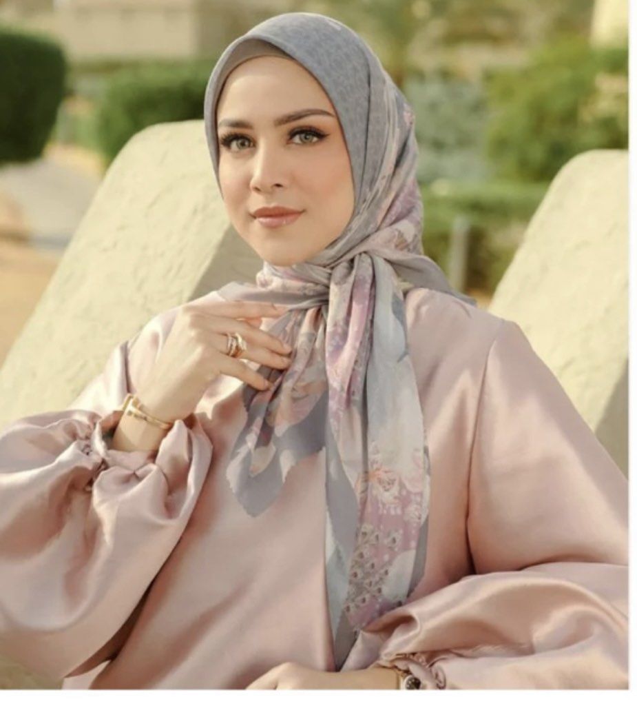 Hijab Buttonscraf Arabian Night series Whirlwind, Fesyen Wanita, Muslim  Fashion, Syal di Carousell