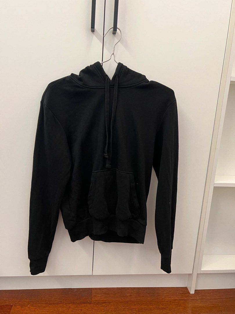 H M black hoodie XS Men s Fashion Tops Sets Hoodies on Carousell
