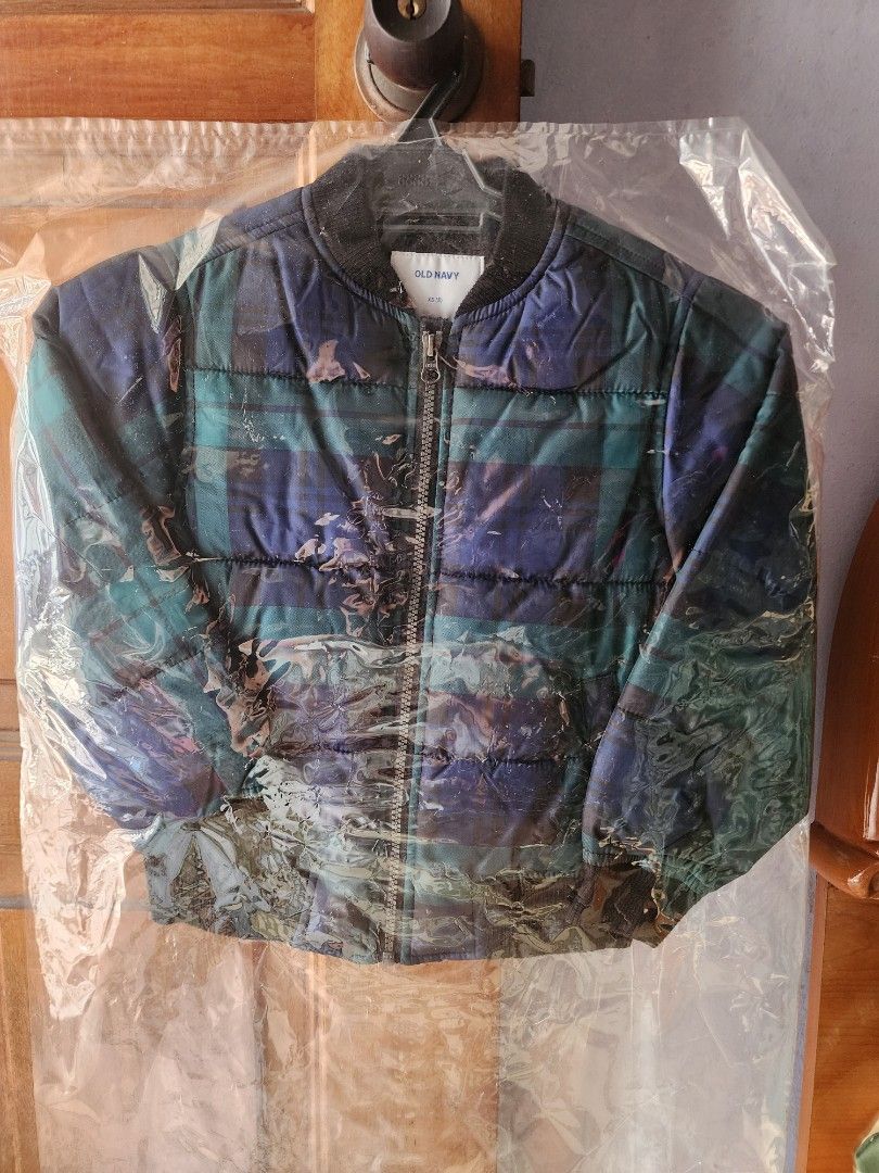 Jacket (Category: Babies & Kids Fashion) located in Kuala Lumpur. Submitted by n.s.preloved (Listing ID 1275657102, Image 3). Description: Well kept Dry cleaning Used once Suits for age 6-8 Bahu 30cm Labuh baju 49cm Pit to pit 37cm Please add RM10 for postage SM & RM15 for SS.