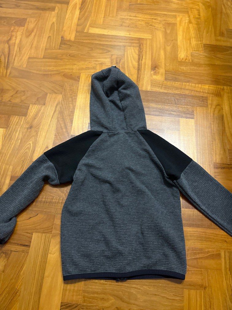 Jackets (Category: Babies & Kids Fashion) located in Singapore. Submitted by b_residence (Listing ID 1275769362, Image 3). Description: Grey Batman jacket with 2 pockets and hood - ptp 36cm, length 42cm Green avengers jacket with 2 pockets and hood - ptp 40cm, length 42cm $10 each .