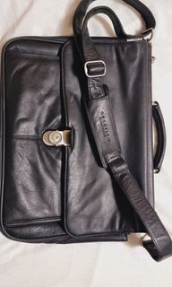 Kenneth cole leather briefcase/messenger bag