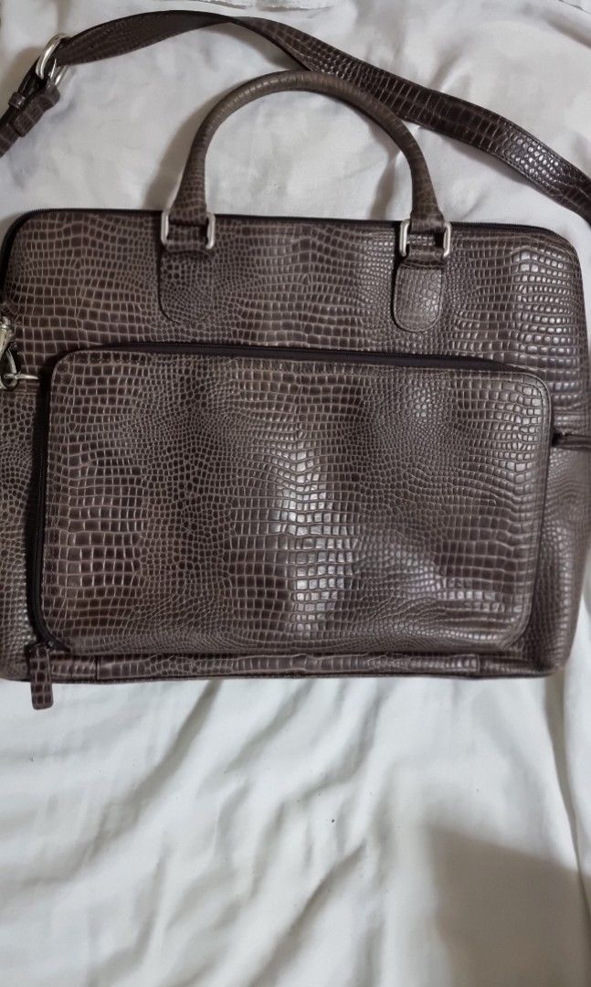 Levenger on sale leather bag