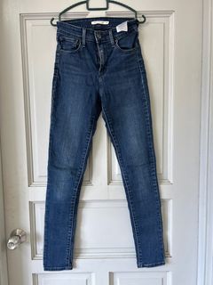 (Category: ) located in . Submitted by unicornpreloved00 (Listing ID 1275776682, Image 1). Description: .