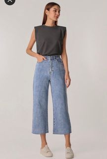 (Category: ) located in . Submitted by merry.clothes (Listing ID 1275645900, Image 1). Description: .