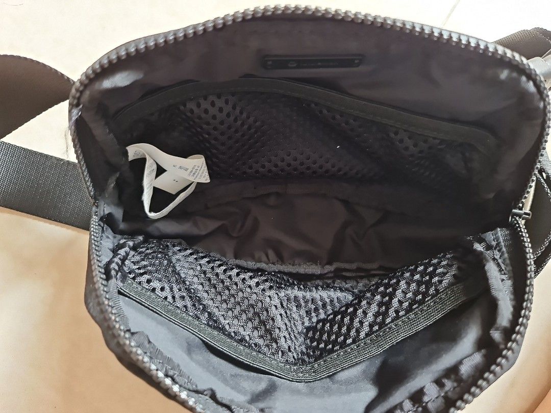 Lululemon Unisex Nylon Waist Pouch Women s Fashion Bags