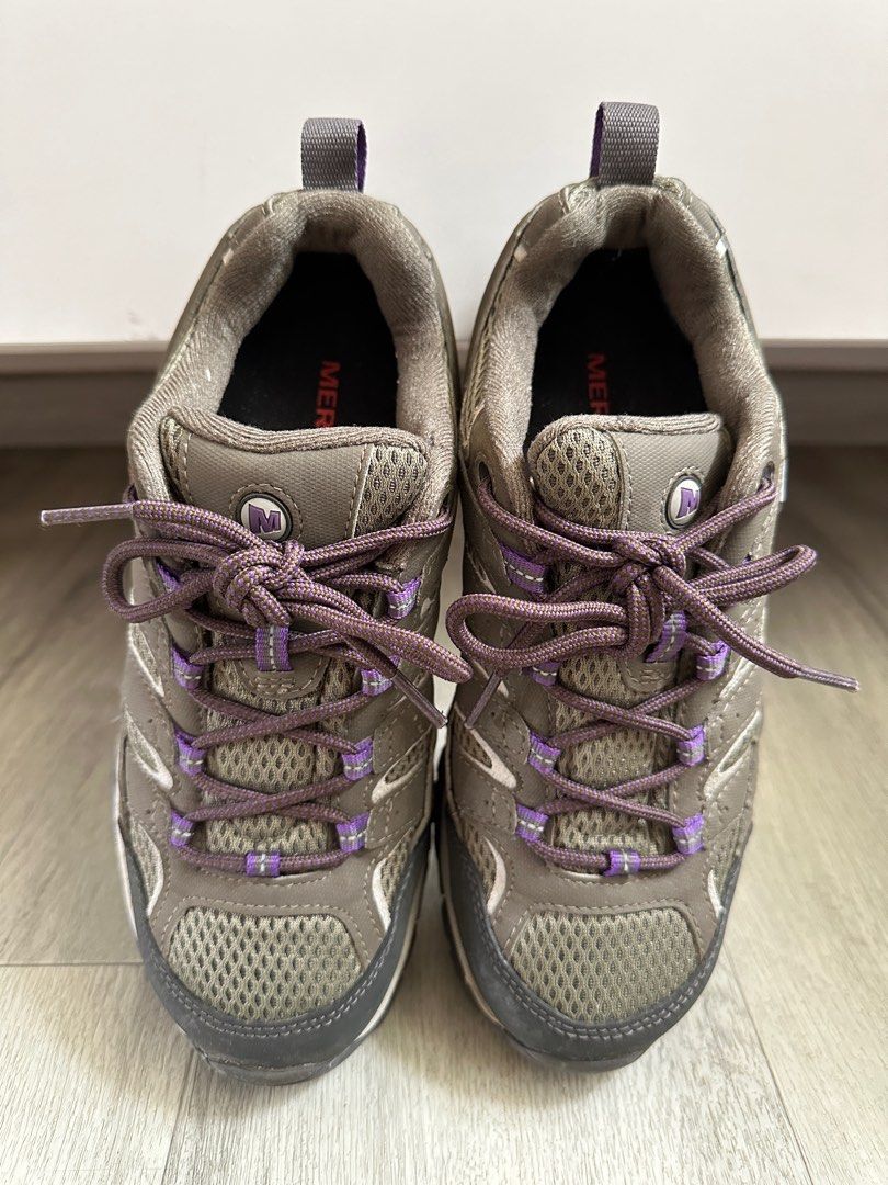 Women Merrell Vibrant Gortex Hiking Shoes used once US size 8