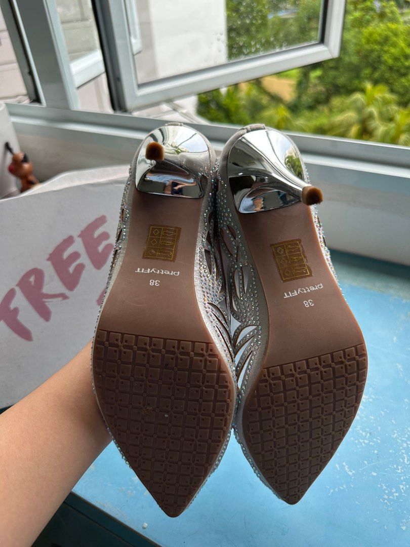 Mesh silver heels Women s Fashion Footwear Heels on Carousell