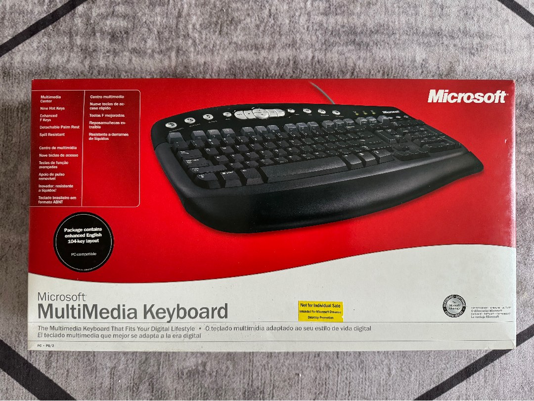 Microsoft MultiMedia Keyboard, Computers & Tech, Parts & Accessories
