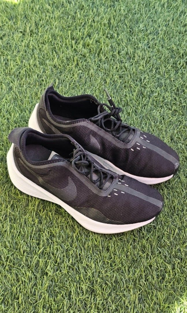 NIKE FAST EXP RACER
