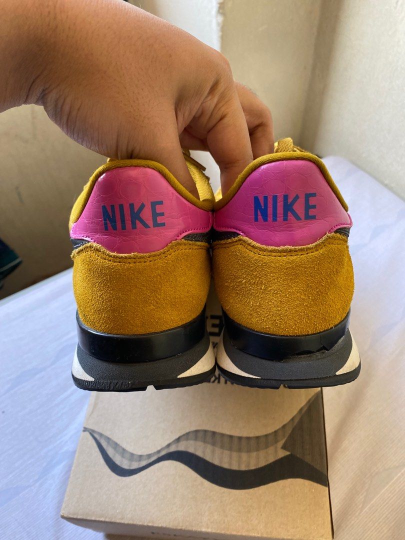 Nike premium internationalist sales trainers in pink