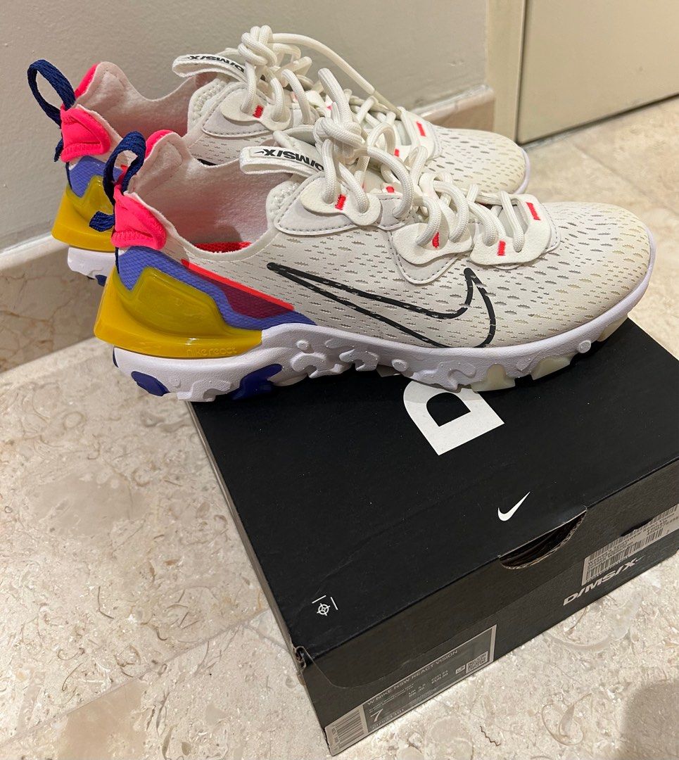 sneakers nsw react vision