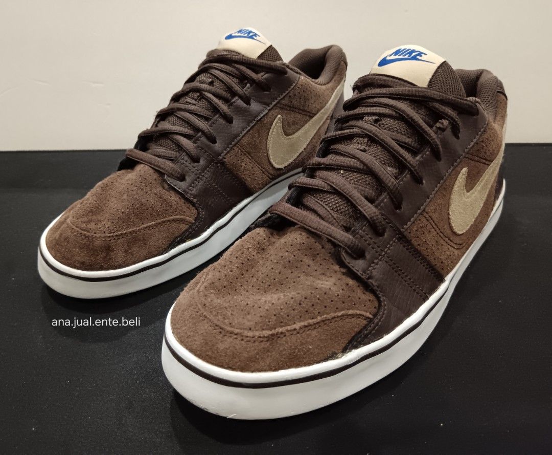 Nike ruckus low hot sale