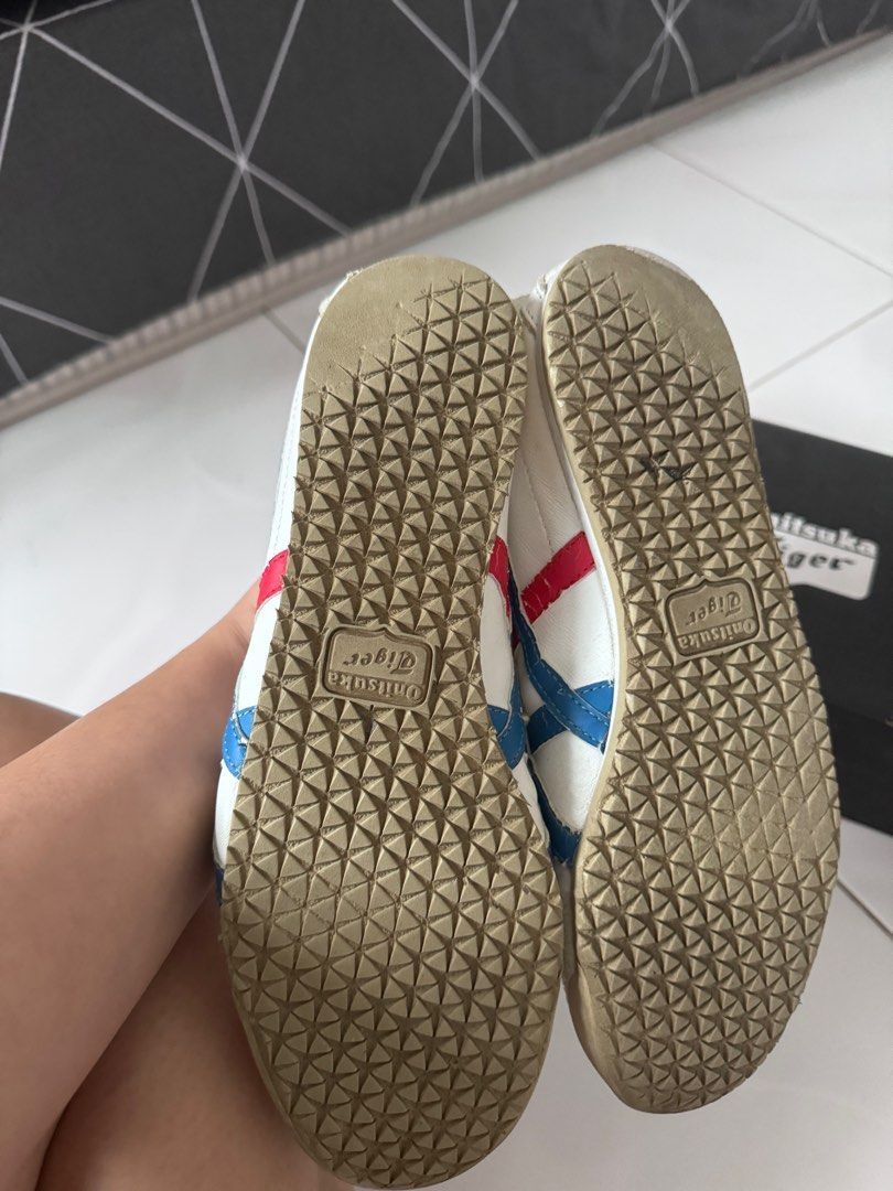 Onitsuka Tiger used size 39 (Category: Sneakers) located in Singapore. Submitted by wongkf74 (Listing ID 1275726853, Image 2). Description: .
