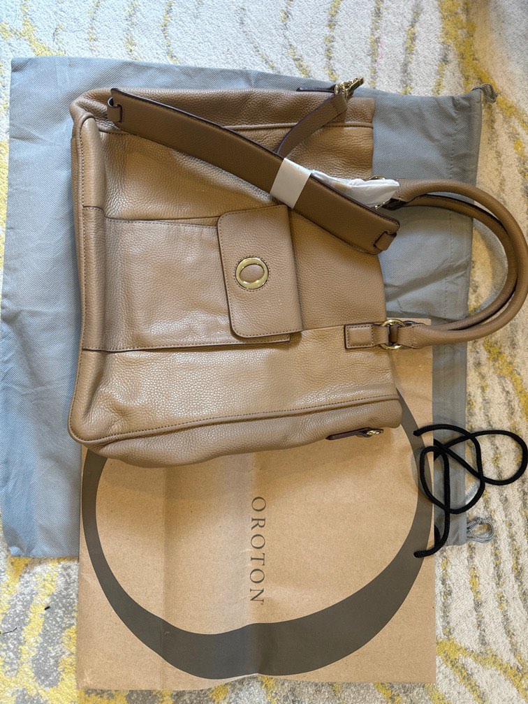 Oroton Tote Leather, Luxury, Bags & Wallets on Carousell