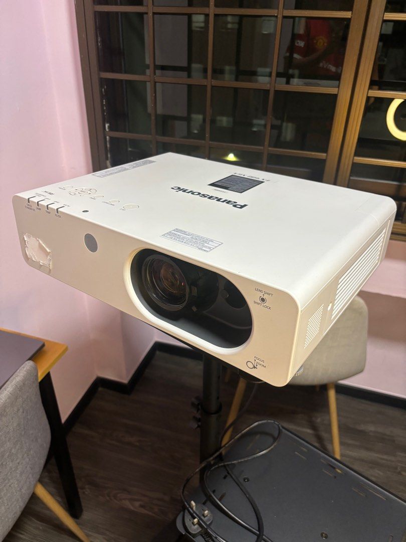 Panasonic PTFX400 projector with Stand., TV & Home Appliances, TV