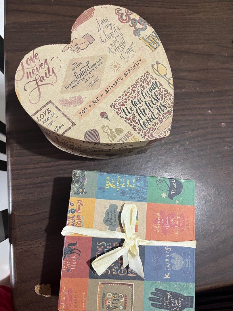 Papelmelroti pre-loved boxes/ memory boxes/ gift boxes (Category: Storage Boxes & Baskets) located in San Juan City. Submitted by amsterdamnboi11 (Listing ID 1275659325, Image 3). Description: 50 each nalang po.
