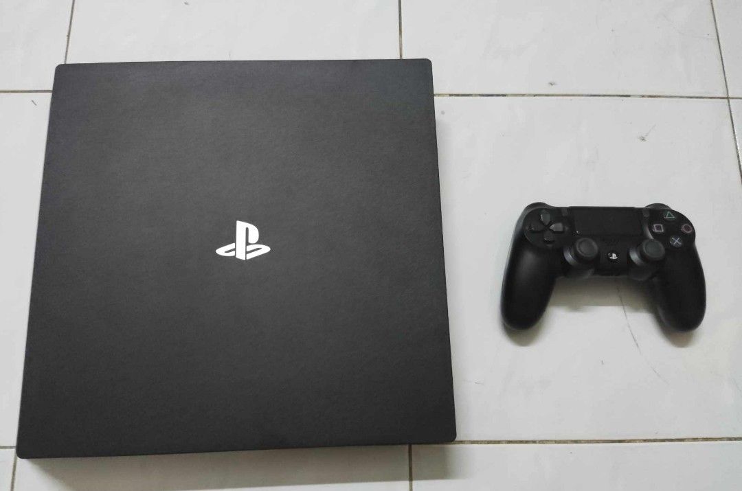 Play Station PS4 Pro 1TB FREE 1x Game 1x DOBE STAND WITH FAN