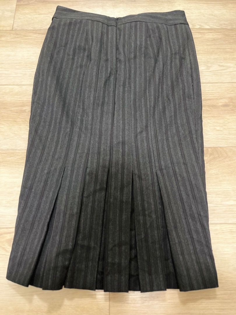 Dark grey pleated pencil skirt discount