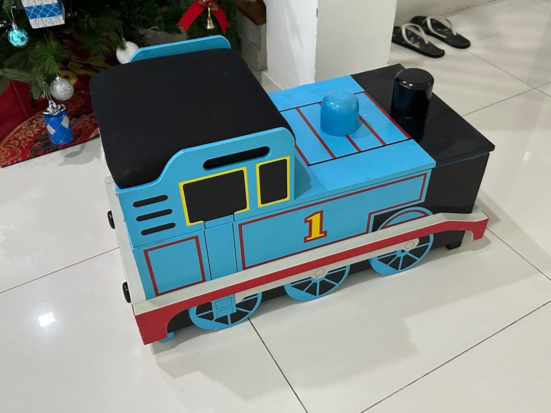 Thomas the train hot sale wooden storage bench