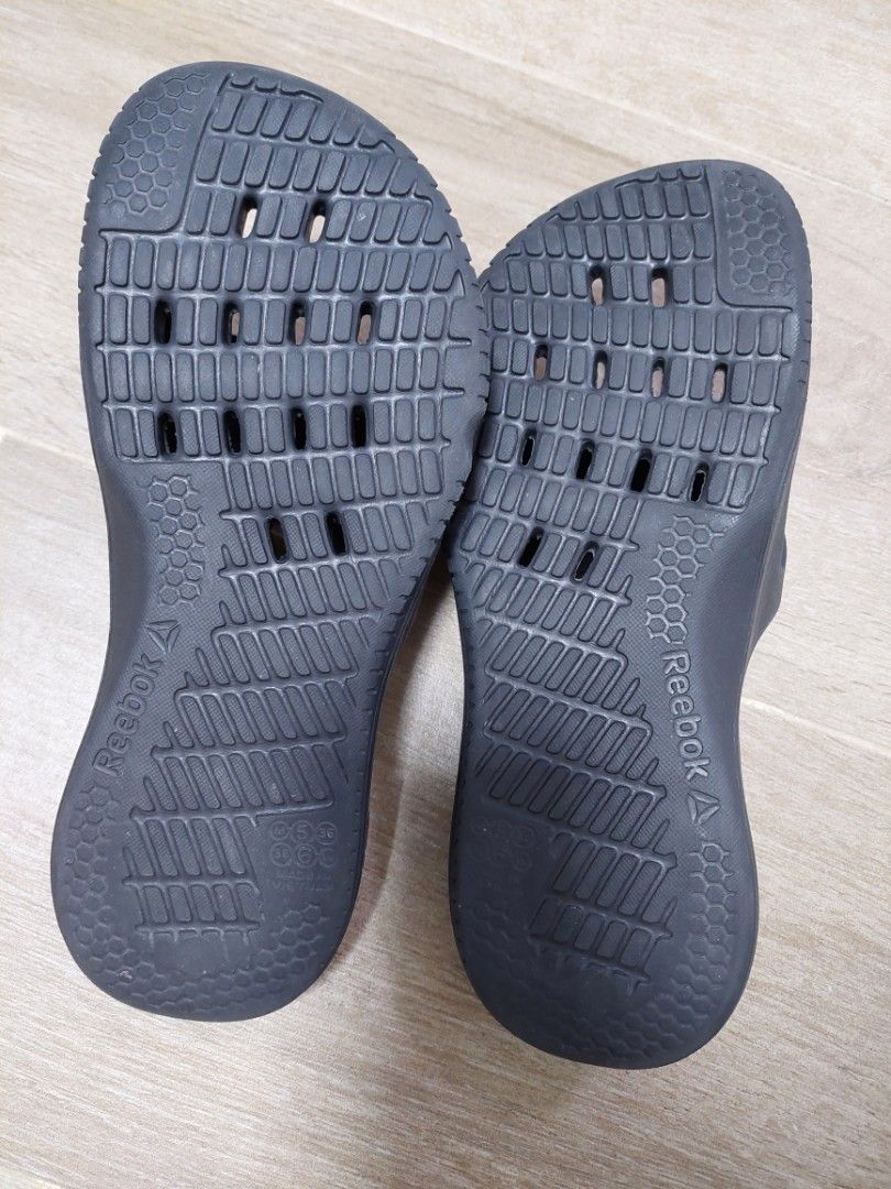Reebok shower slides Carousell