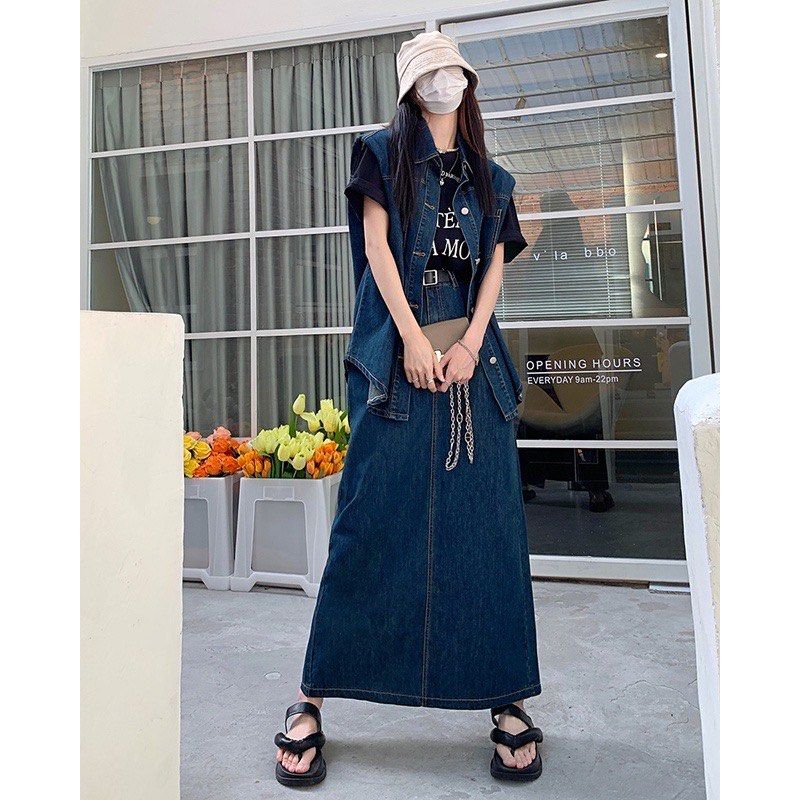 Retro Denim Vest/Split Skirt Slimmer Look (Category: Skirts) located in Taguig. Submitted by onlyshhh (Listing ID 1275715106, Image 2). Description: Denim Long Skirt: L Waist 72 Hips 106 Skirt Length 99 Denim Vest: L Bust 122 Shoulder 52 Length 71.
