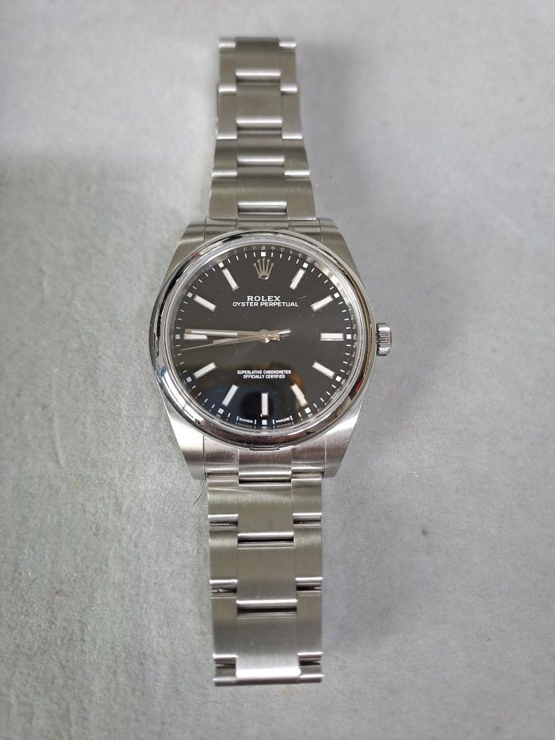 114300 black
