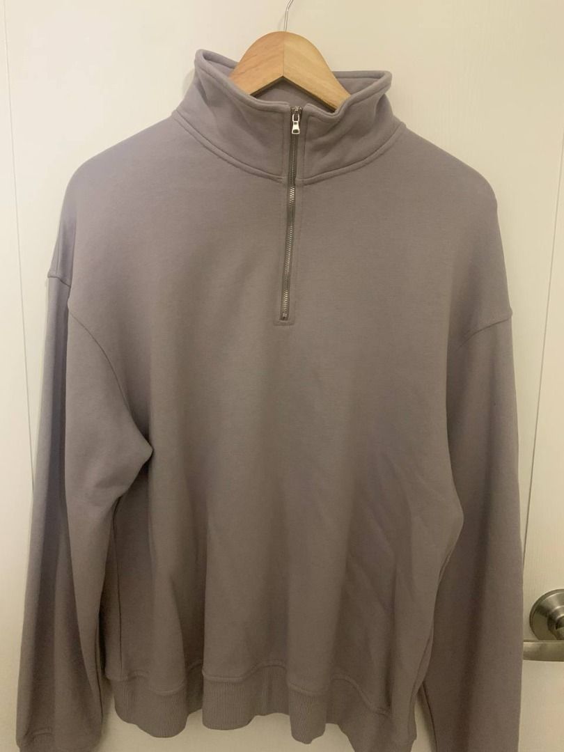 Routine Club 428 Half Zip in Light Gray Size L (Category: Coats, Jackets and Outerwear) located in Quezon City. Submitted by notliese (Listing ID 1275756393, Image 3). Description: Routine Club 428 Half Zip in Light Gray Size L - never used, but for some reason there's a small stain at the back, see pics - in very good condition - rfs not my style anymore.