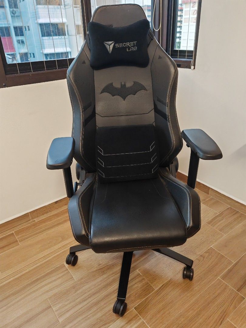 Secretlab omega shop dark knight