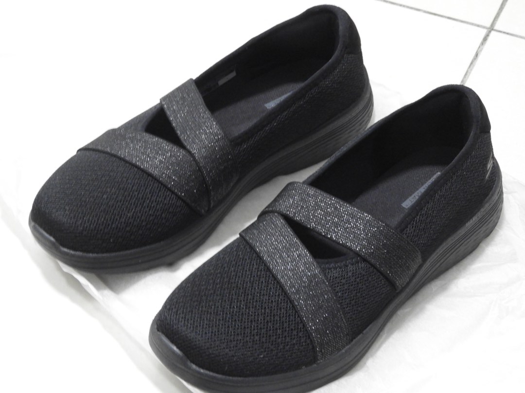 Skechers top serene vanity