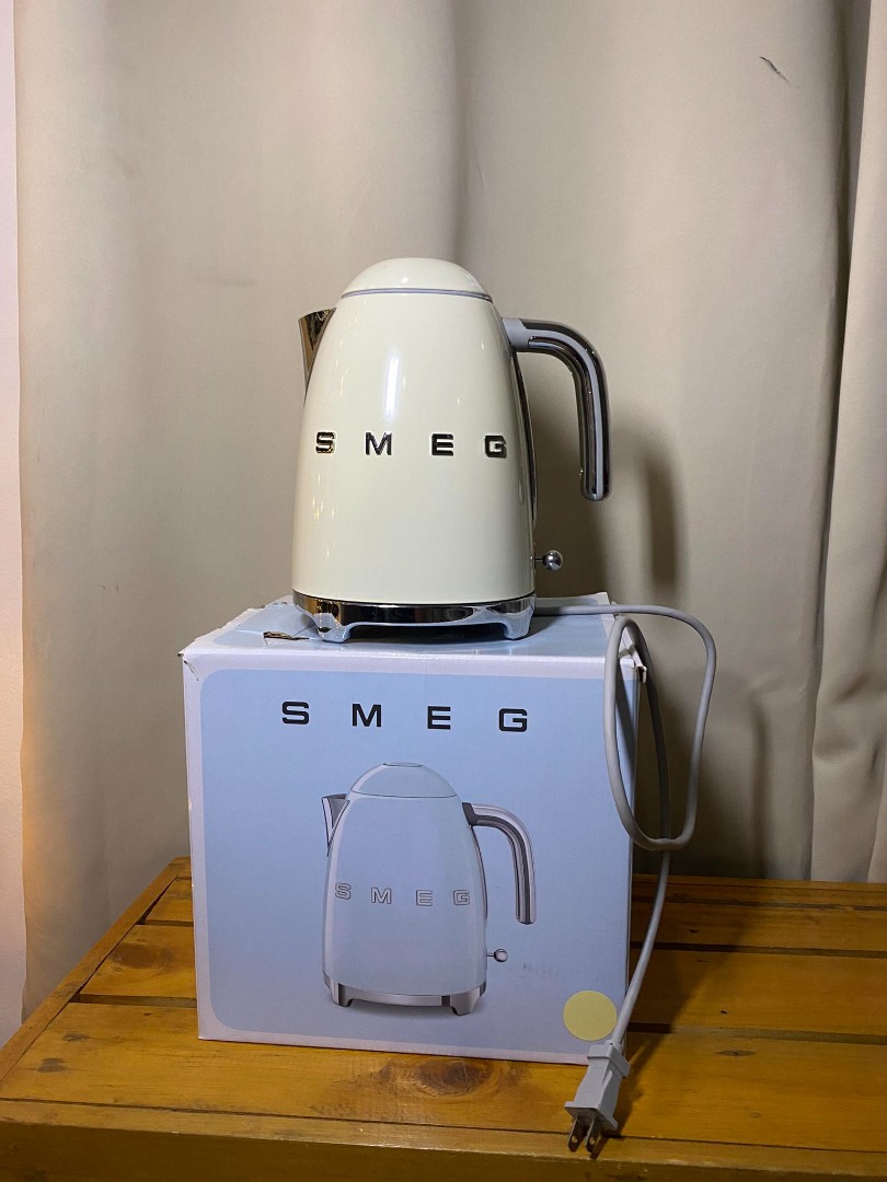 SMEG Kettle White, TV & Home Appliances, Kitchen Appliances, Coffee