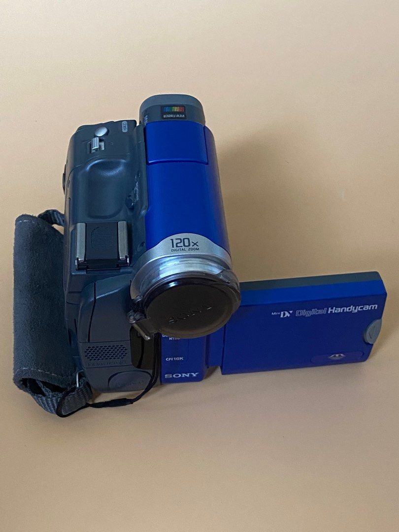 Sony Mini DV Digital Handycam DCRTRV22, Photography, Cameras on Carousell