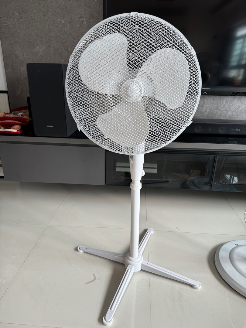 Stand fan, Furniture & Home Living, Lighting & Fans, Fans on Carousell