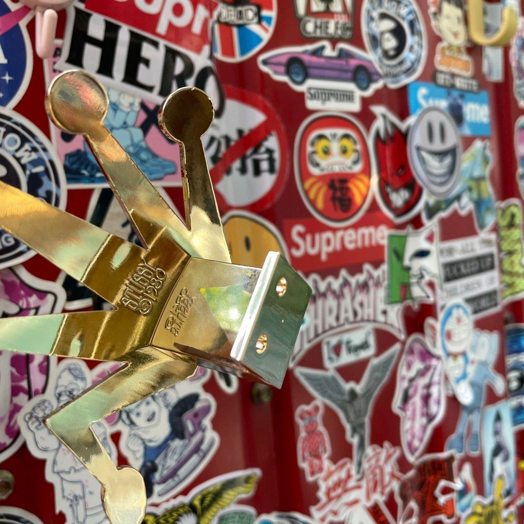 アクセサリー stussy bent crown wall hook Stussy BENT CROWN WALL HOOK Stussy Bent Crown Wall Hook Gold Color