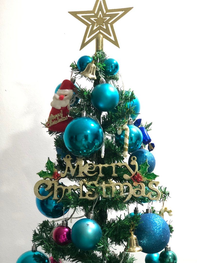 Tall Artificial Christmas Tree (6ft), Everything Else on Carousell