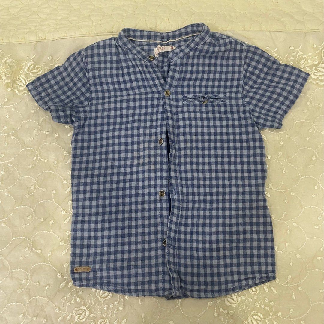 Tiny Button Shirt (Category: Babies & Kids Fashion) located in Alor Gajah. Submitted by _pinkcherry (Listing ID 1275769889, Image 1). Description: Good condition NO defect My son wore it at age 6.